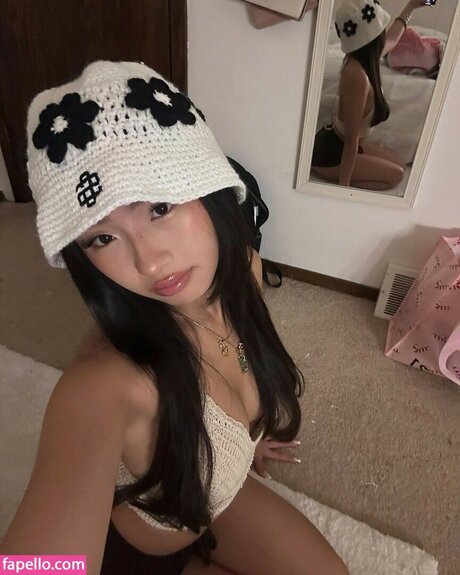 Daisy Chang sexy pornstar img
