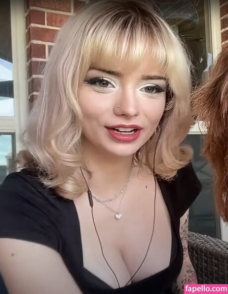 Emma s MySpace model nude photo