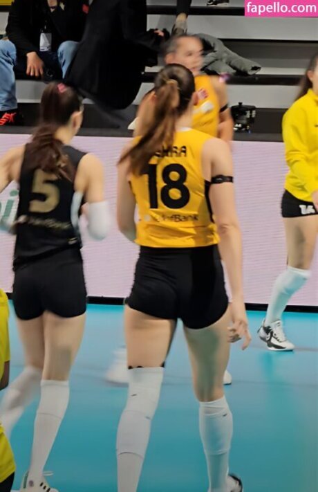 Emma Belle model nude images