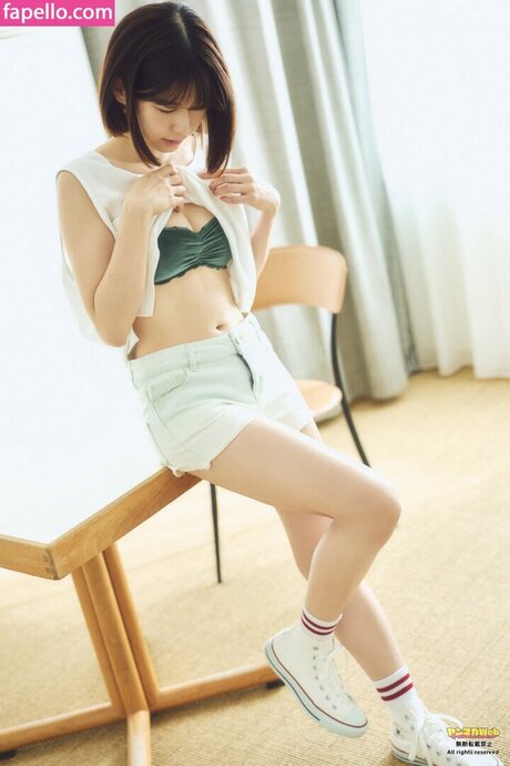 Saori Araki_ hot model img