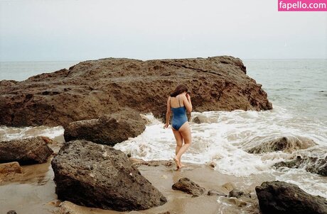 Blu Hunt model top image