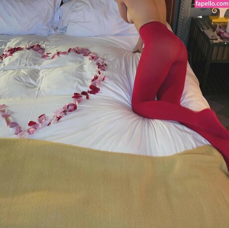 Blu Hunt pornstar top galleries