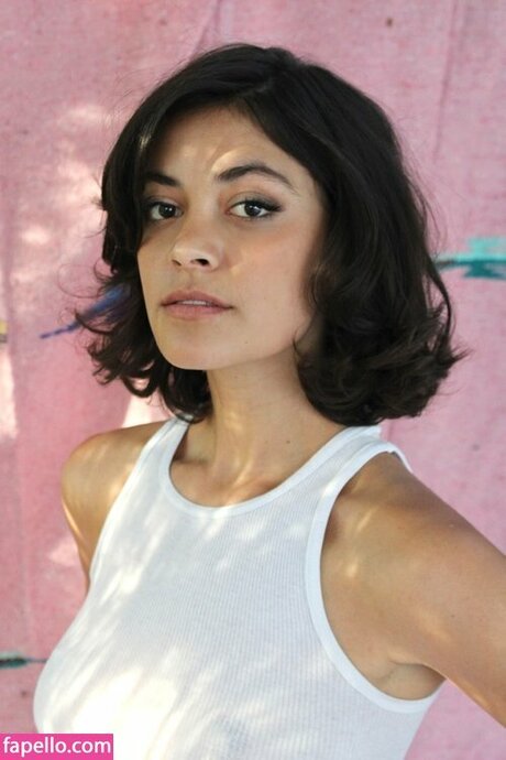 Blu Hunt exclusive pornstar pics