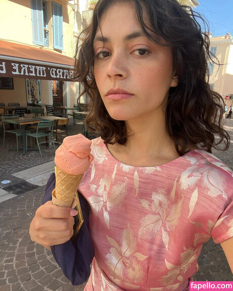 Blu Hunt pornographic model photos