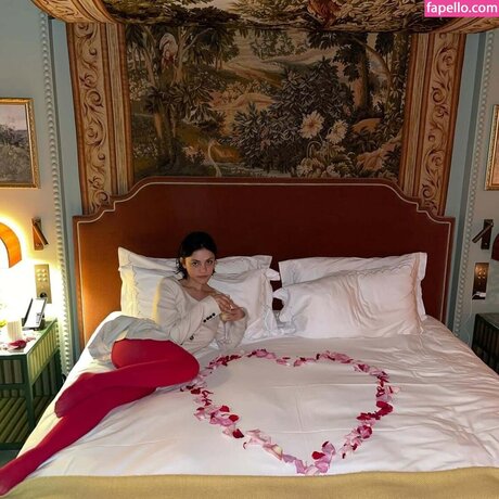 Blu Hunt exclusive model photos