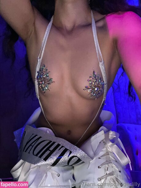 Tigerslilkitty erotic model picture