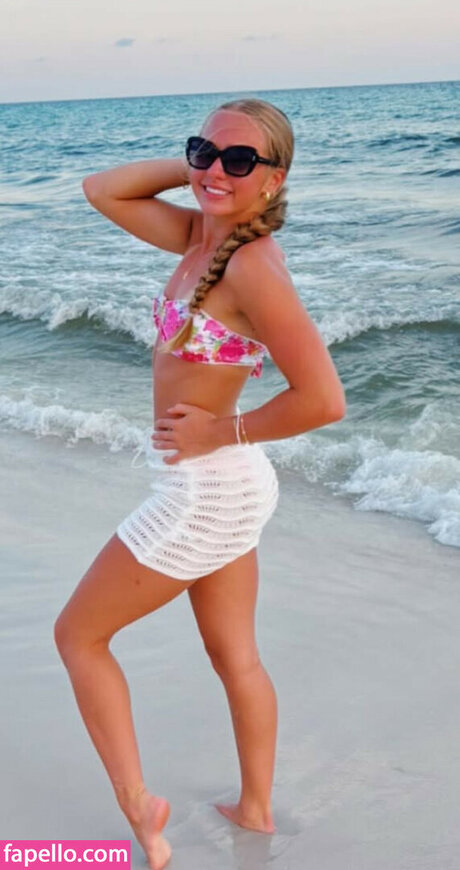 Tatum Bittick adult model photos