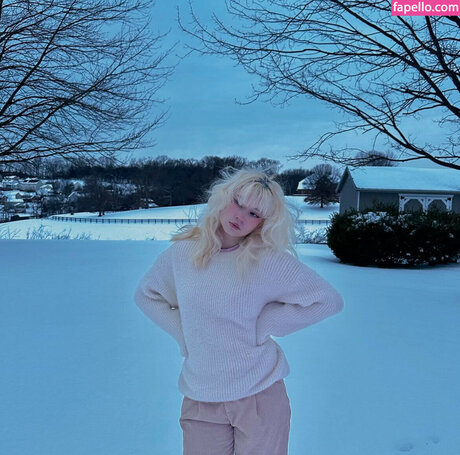 kayla wiggins model top picture