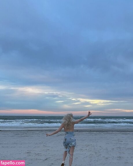 kayla wiggins adult model pictures