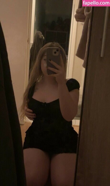 Tamothie hot model images