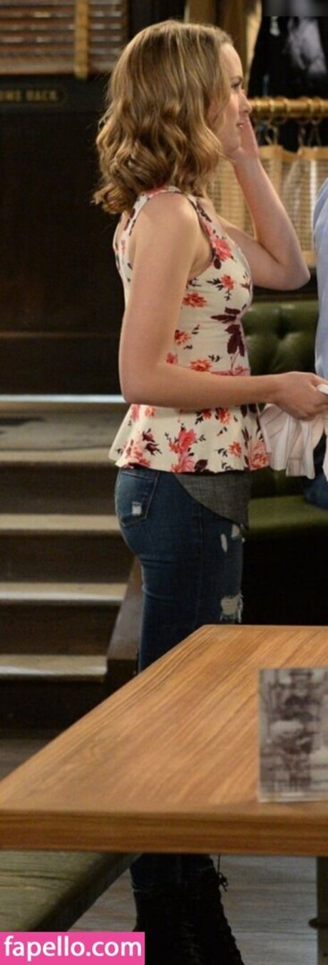 Bridgit Mendler pornographic model photos