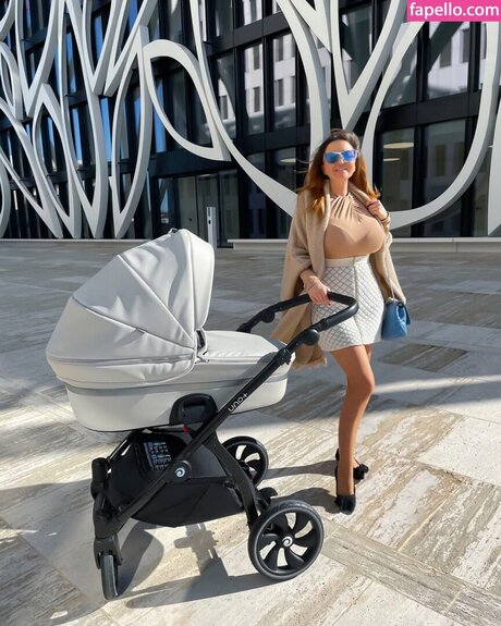 natizanellati model photos