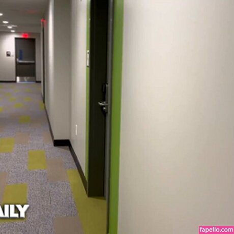 Santana Red pretty model galleries