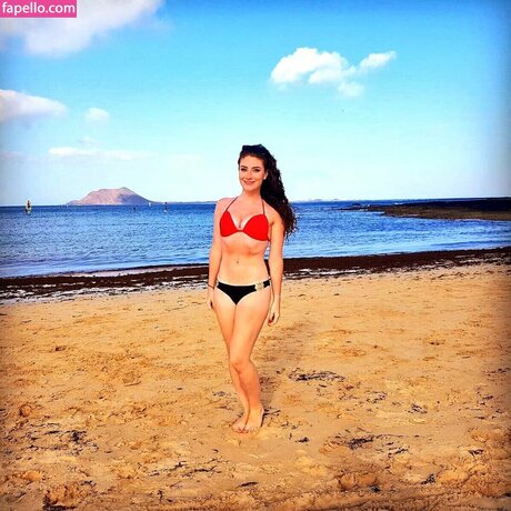 Amber Doig sex model gallery