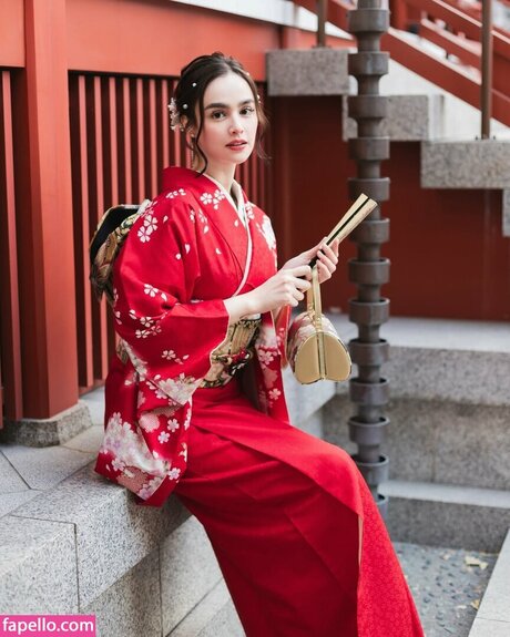 Kim Domingo model nude pic