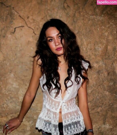 Meg DeLacy star top img