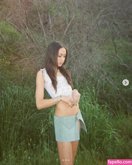 Meg DeLacy nude model img