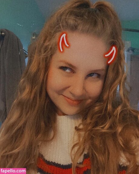 Ivy Andrews star free images