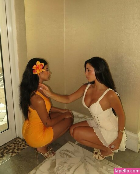 Iffat Marash model art images