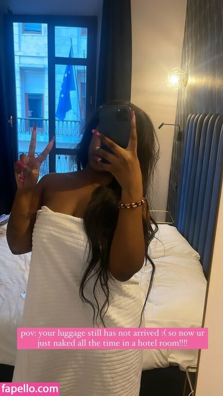 Yungnena pornstar perfect photo