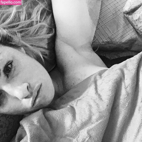 Heather Hardy model top img