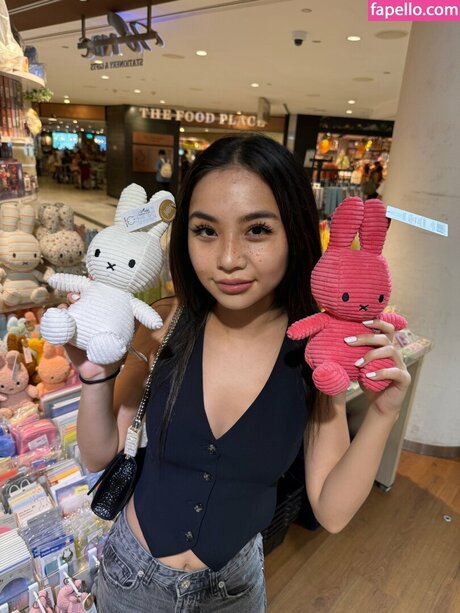 Eva Misaki model naked picture