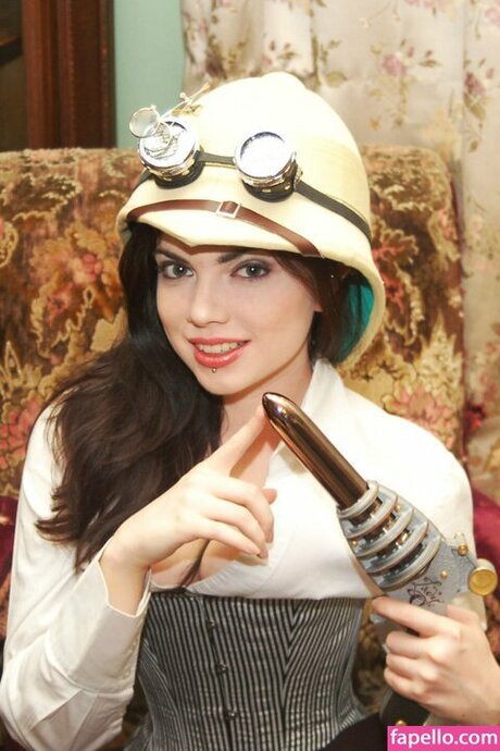 Sarah Hunter star nice images