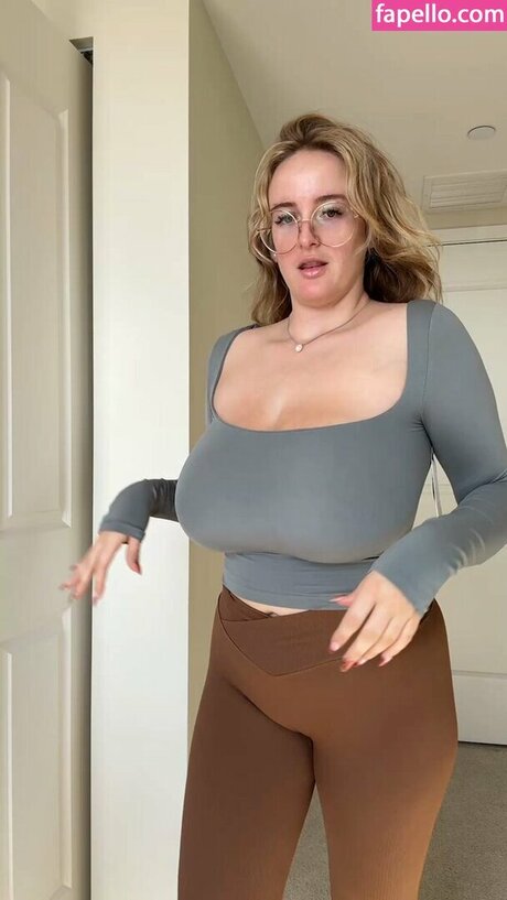 Ameliawetang sex model picture