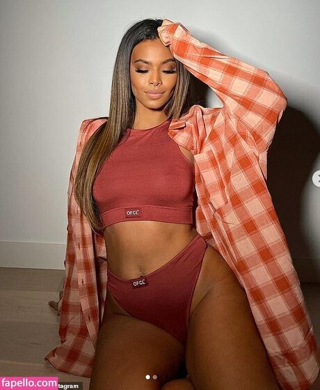 Sophie Piper naked pornstar image