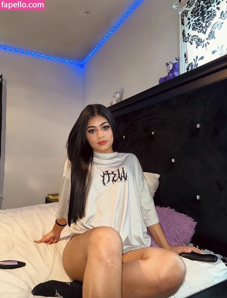 iam stphi adult model image