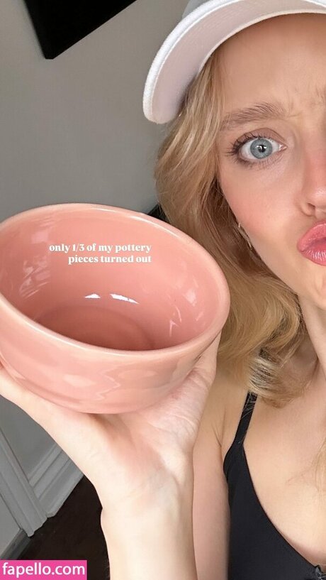 Madeleine Arthur pornstar pretty image