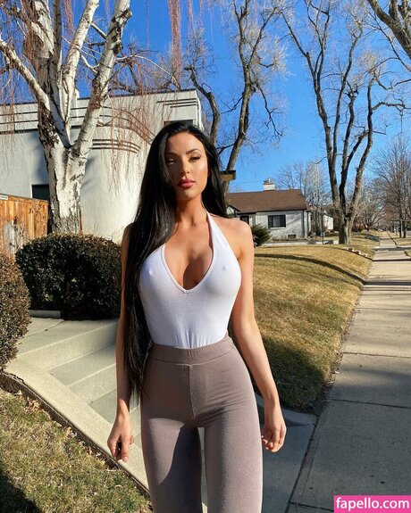 julialynnsandoval model img