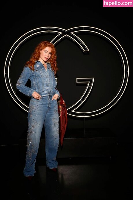 palinarojinski nude star image