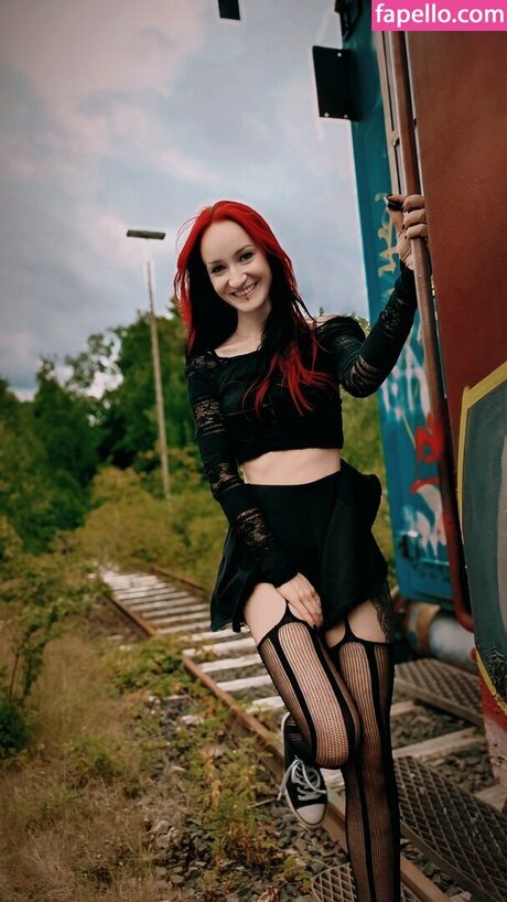 sally sphynx sexy star image