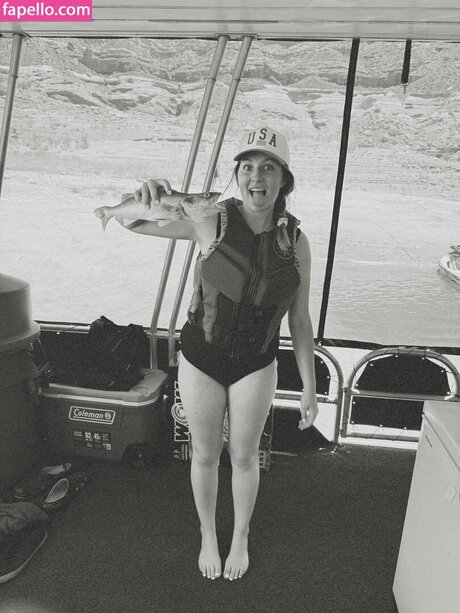 Hailey Johnson exclusive model pictures