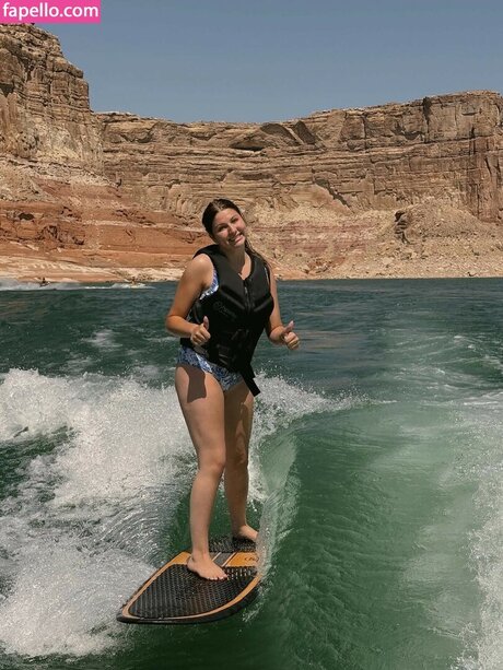 Hailey Johnson model naked pics