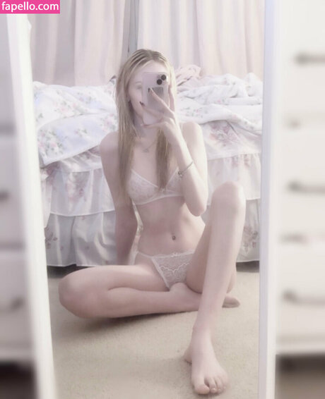 evieleafie erotic pornstar galleries