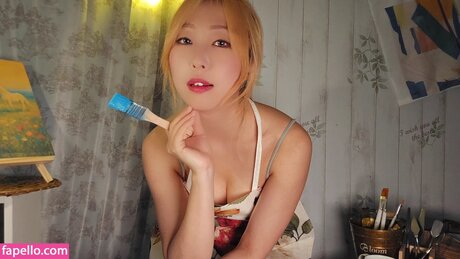 Nalbi ASMR pornographic actress picture