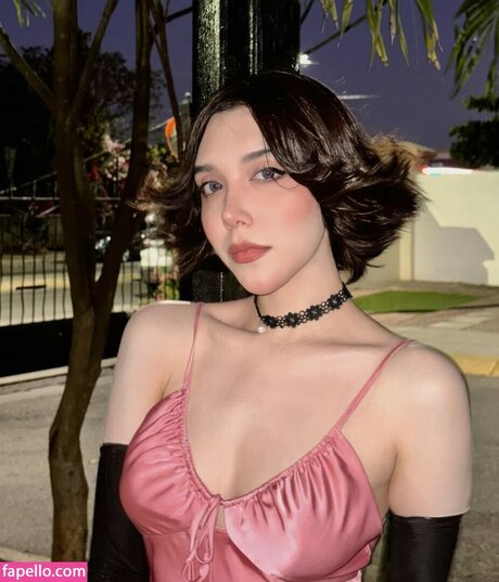 Bethcast sexy model image