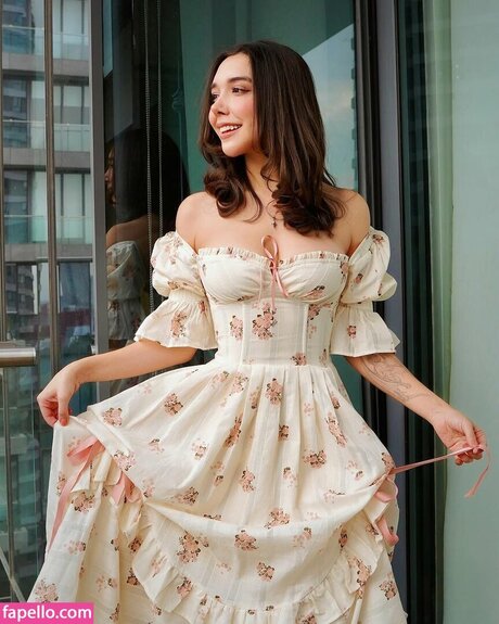 Bethcast beautiful pornstar pic