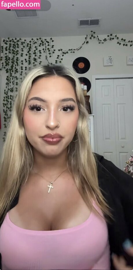 Cloud ASMR sexy model gallery