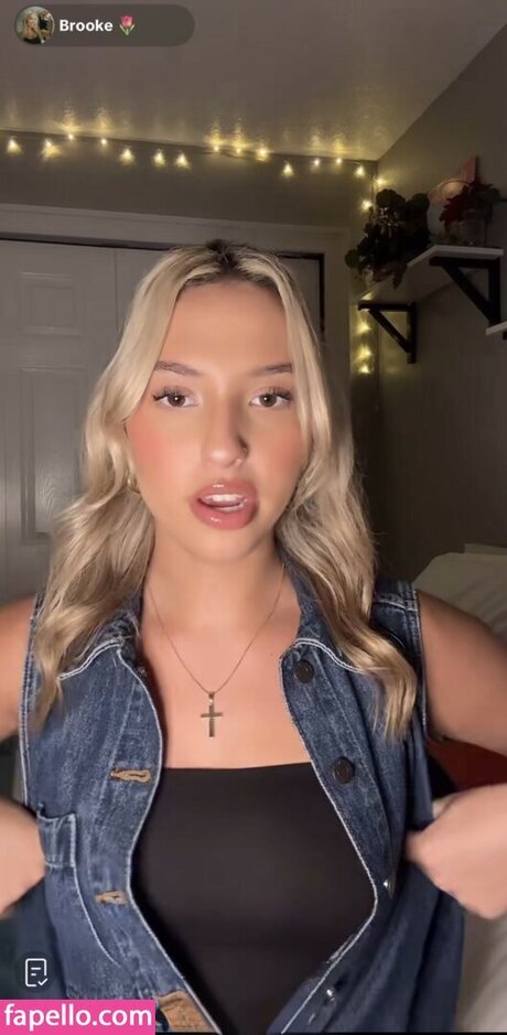 Cloud ASMR nudes star photo