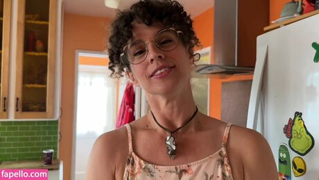 VibeWithMolly best actress pics