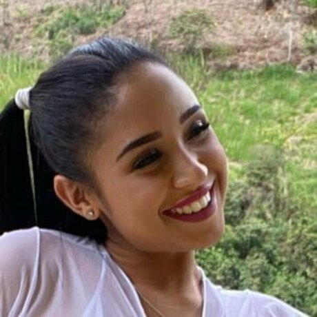 Sarah Lopez top model pic