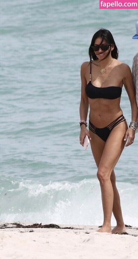 Elisabetta Gregoraci sexy pornstar photos