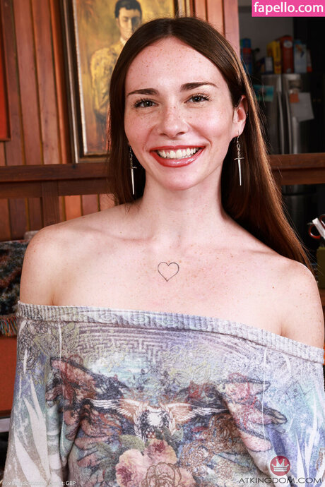 Tess Thompson xxx model pictures