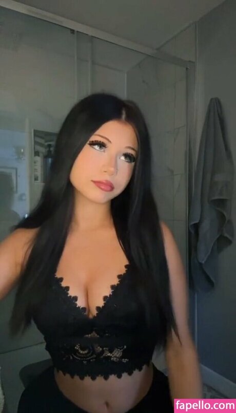 Chloe Oak exclusive star img