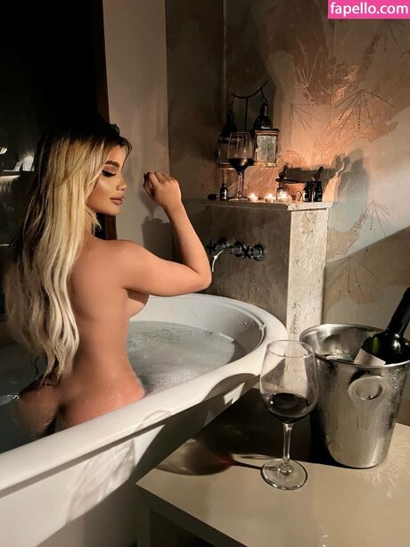 Debora Julia sexy model galleries