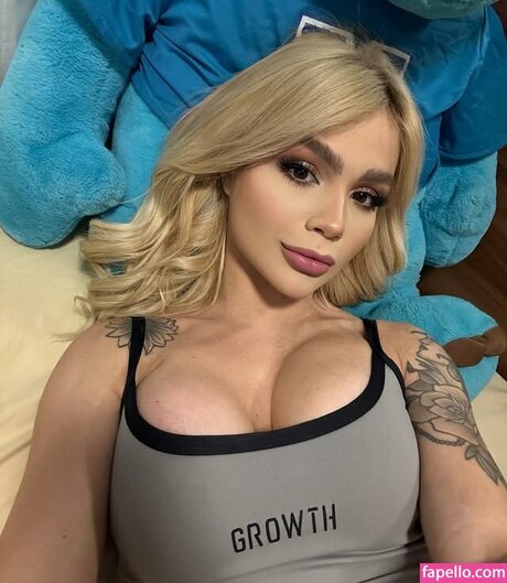 Debora Julia star img