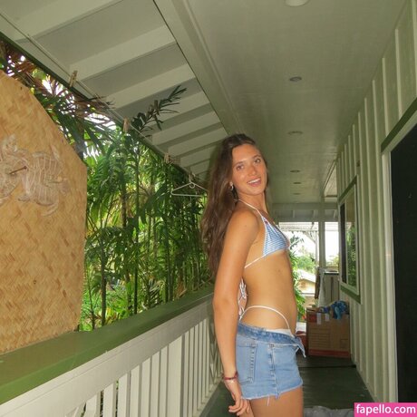 Hannah Meloche pornographic actress pic